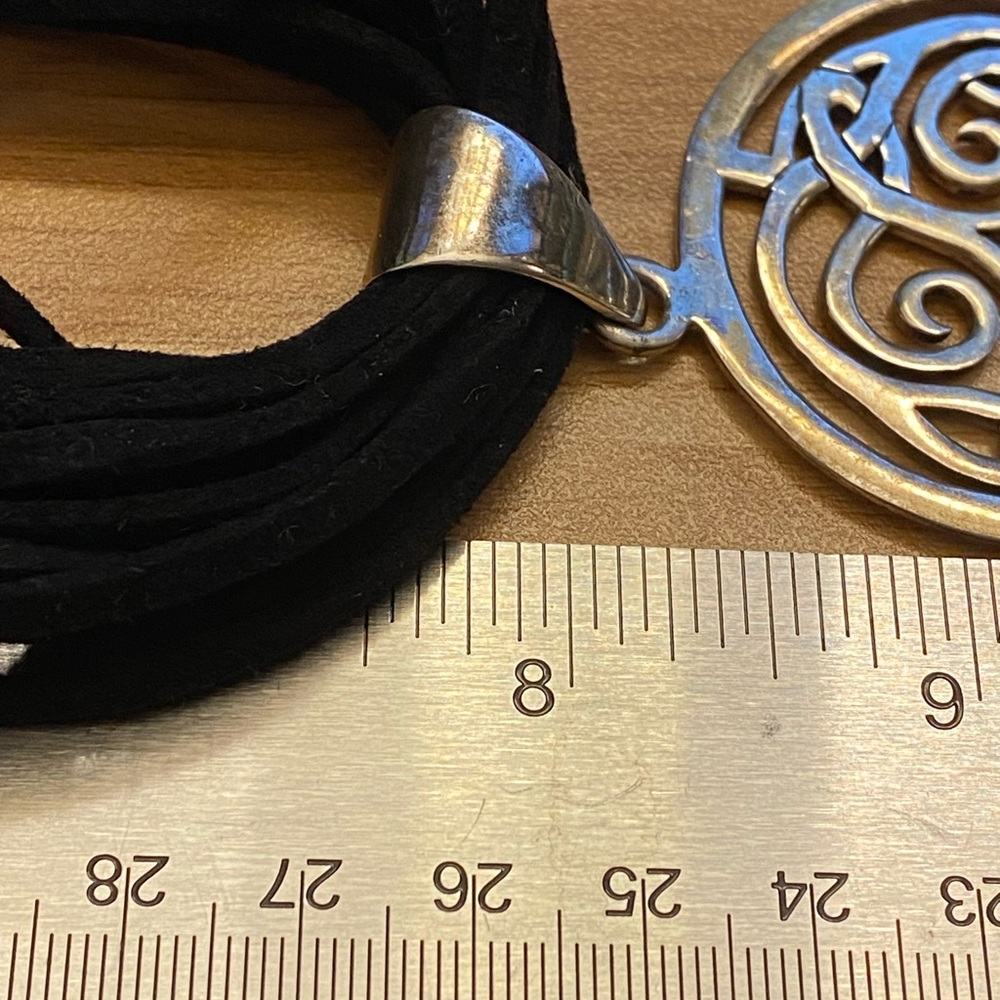 Silpada 925 sterling silver pendant on black velvet cords - Picture 5 of 6